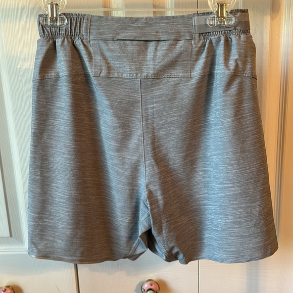 Lululemon Surge Short *6" in Heather Allover Sea Salt Light Cast sz S - Picture 8 of 11